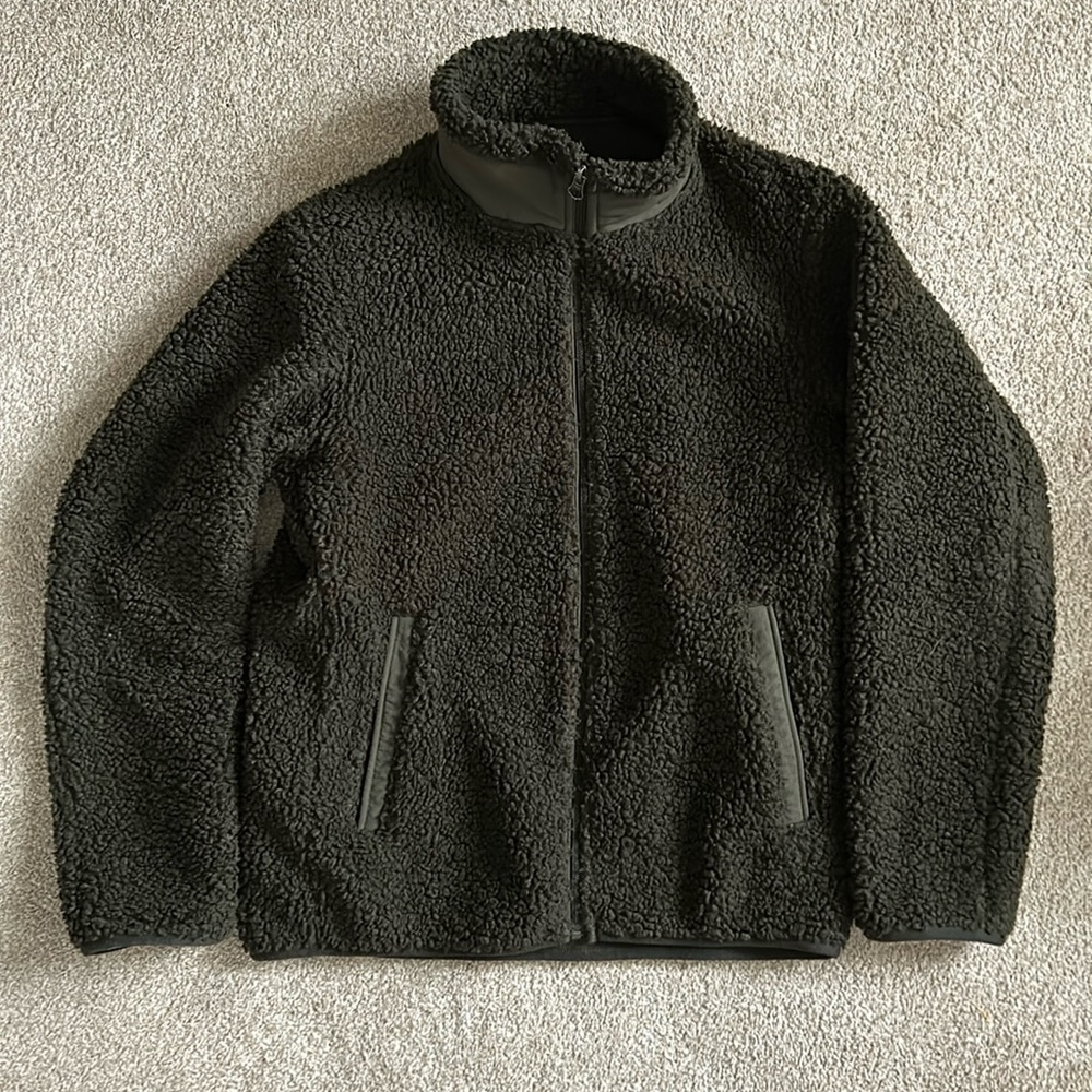 Uniqlo Men’s Windproof Outer Fleece Sherpa Jacket Olive Green